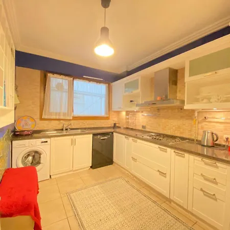 Apartment Missafir With Bosphorus View In Kuzguncuk Istanbul