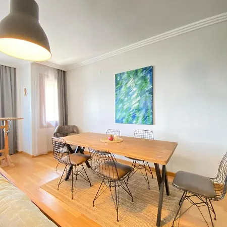 Missafir With Bosphorus View In Kuzguncuk Apartment *