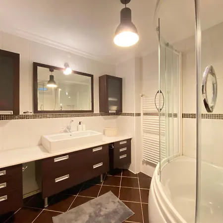 Apartment Missafir With Bosphorus View In Kuzguncuk Istanbul